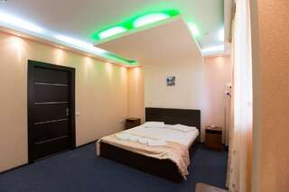 Гостиница Антей Новосибирск Полулюкс с большой двуспальной кроватью-2